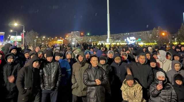 "Хочешь саботаж?": в Казахстане власти предложили протестующим разойтись по домам