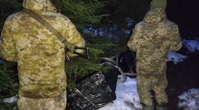На Буковине пограничники предотвратили контрабанду четырех тысяч пачек сигарет в Румынию