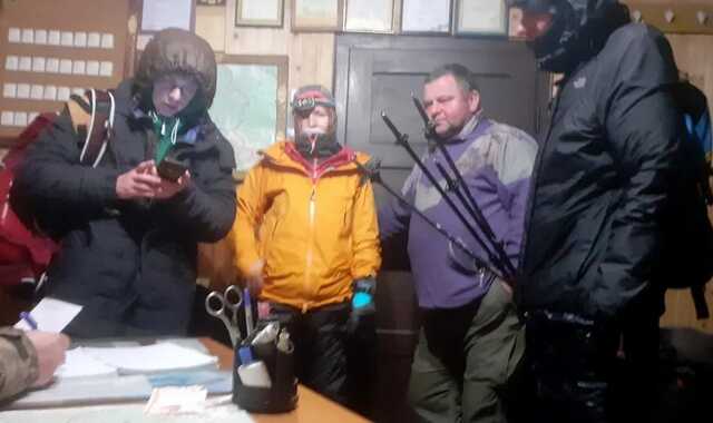 В Карпатах из-за непогоды заблудились четверо туристов из Одессы