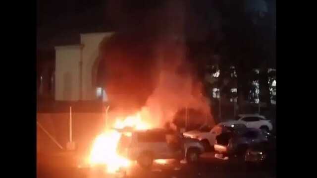 Власти начали в Алматы спецоперацию: при штурме аэропорта погибли двое военных