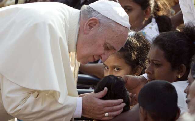 Папа Римский назвал эгоистами тех, кто заводит животных вместо детей
