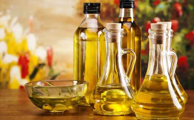 В Украине подсолнечное масло сравнялось по цене с оливковым