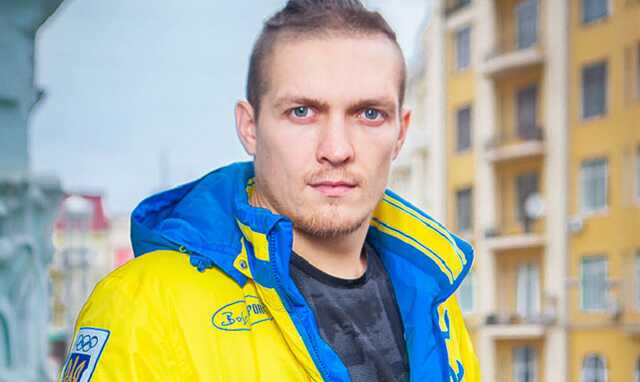 Усик выложил обращение на украинском языке