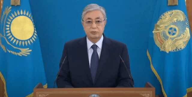 Президент Казахстана поблагодарил Путина за помощь и приказал стрелять на поражение