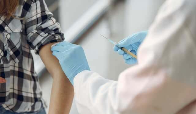 В Италии ввели крупные штрафы для невакцинированных пожилых людей