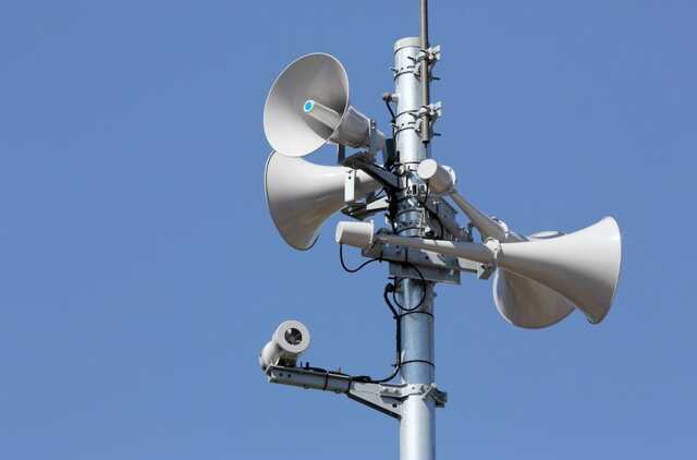 В Черновцах пьяный мужчина ночью включил сирену системы оповещения