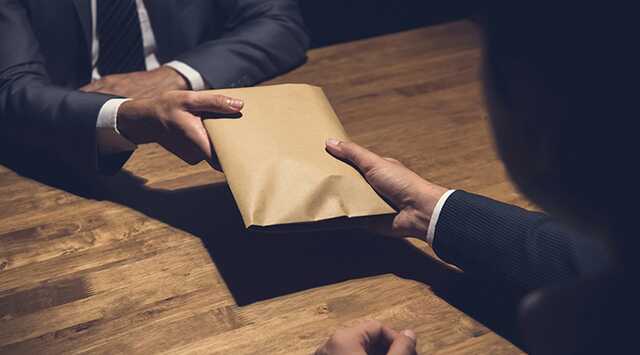 В Одесской области начальник райотдела ГСЧС шантажировал владельца заправки