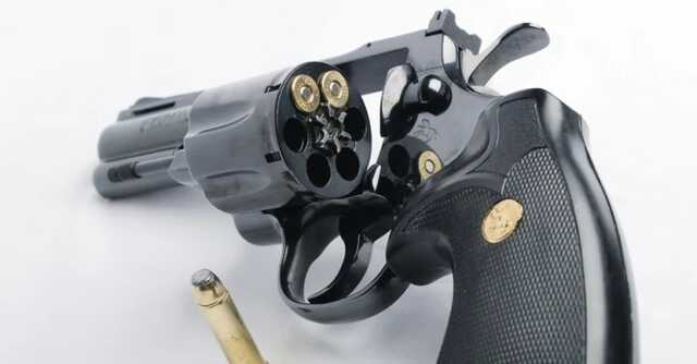 Под Мелитополем ночью парень выстрелил себе в грудь