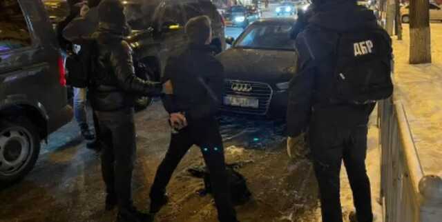 Чиновника "Киевзеленстроя" задержали на взятке в 4 миллиона