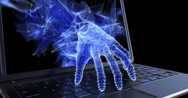 Польша осудила кибератаку против Украины