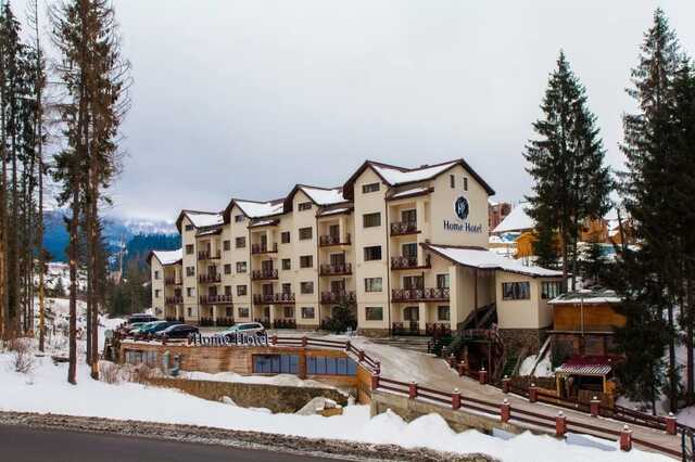 В Буковеле пьяные туристы устроили стрельбу возле отеля и угрожали другим расправой