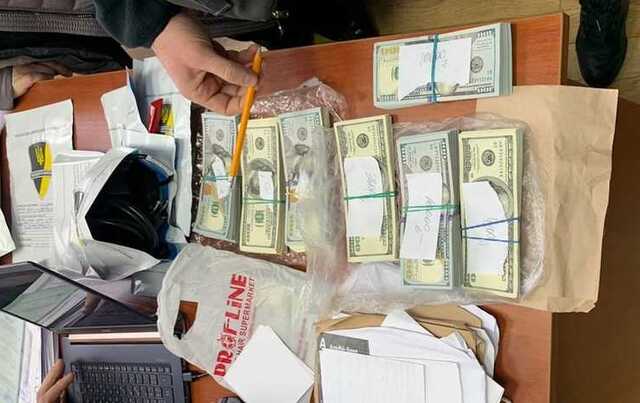 Требовал взятку в 4 миллиона: чиновника из Офиса генпрокурора взяли под стражу