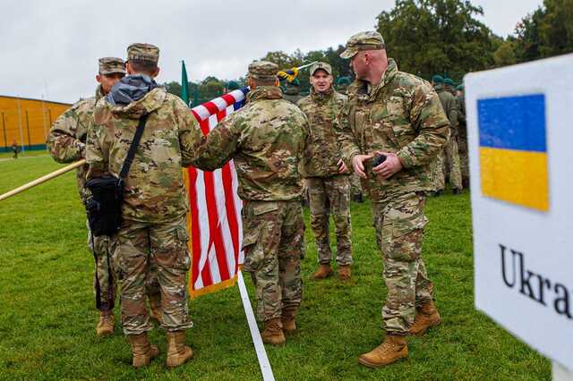 «Красный уровень опасности»: Международный центр стратегической разведки порекомендовал иностранным гражданам срочно покинуть Украину