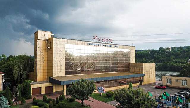 Вместе с хлебопеками льготы на газ получила кондитерская фирма депутата Вацака – СМИ