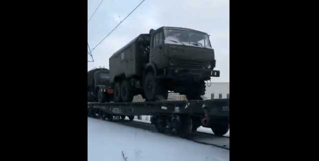 РФ перебрасывает в сторону Украины технику для обслуживания авиации