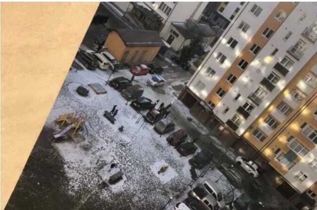 В Ивано-Франковске из окна высотки выпал 17-летний парень