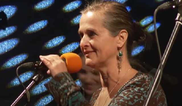 В Чехии умерла известная певица: она специально заразилась COVID-19, чтобы не вакцинироваться