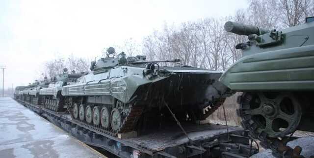 В Беларусь начала прибывать российская бронетехника для учений у украинских границ