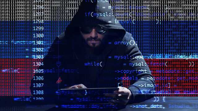 Запугать и дестабилизировать: чего добиваются русские хакеры, атакуя Украину