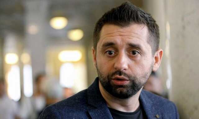 В "Слуге народа" объявили Порошенко подозреваемым