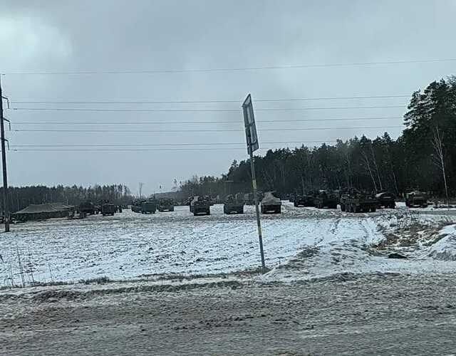 Россия разбила лагерь с военной техникой в 200 километрах к северу от Киева
