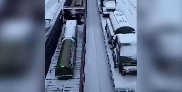 В двух областях от Украины: эшелон с "Искандерами" продолжает путь с Дальнего Востока