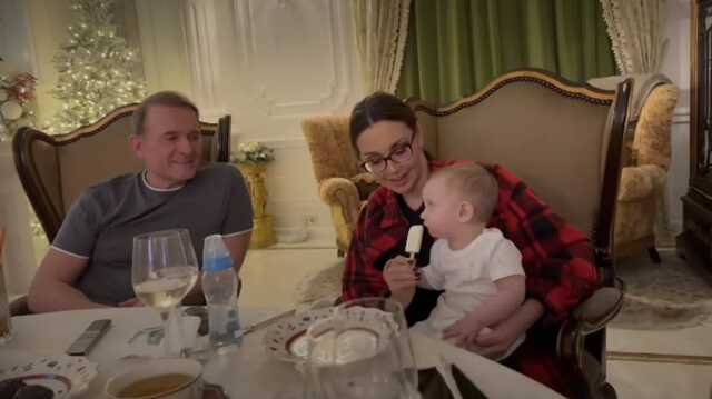 Марченко накормила мороженым 10-месячного внука: на видео засветился и Медведчук