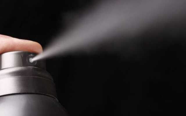 Под Киевом ребята распылили в лифте газовый баллончик и поплатились: видео выходки