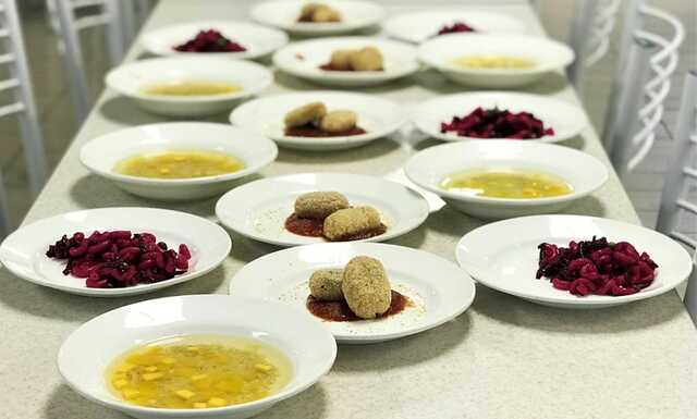 Школи закуповують спеції під нове меню Клопотенка з переплатою в рази