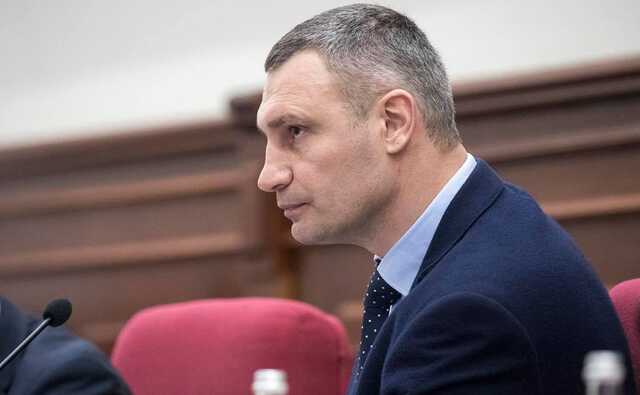 Заболевший коронавирусом Кличко ходит по ресторанам и сидит там без маски