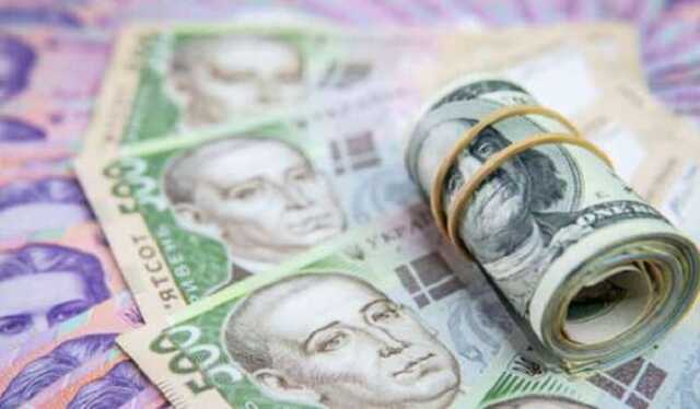 После снижения в течение недели гривня укрепилась к выходным