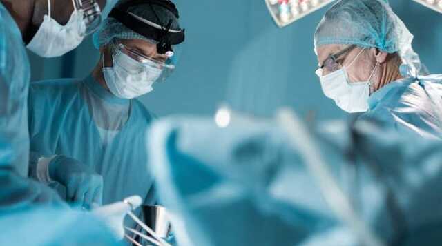 Во Львове медики спасали жизнь парню, проглотившему ручку