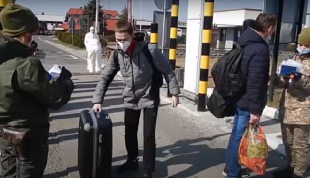 Украинских заробитчан депортируют из Польши: названы причины