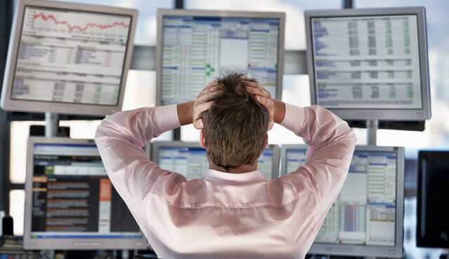 «Черный понедельник»: российский рубль и рынок акций рухнули