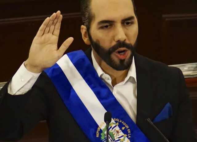 Обвал биткоина приближает Сальвадор к дефолту