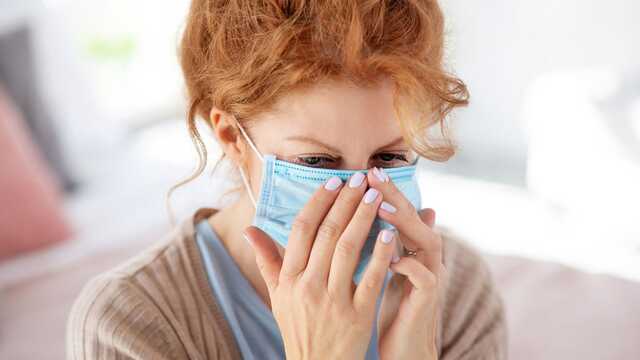 Врачи выяснили, какие типичные для коронавируса симптомы не встречаются при "Омикроне"