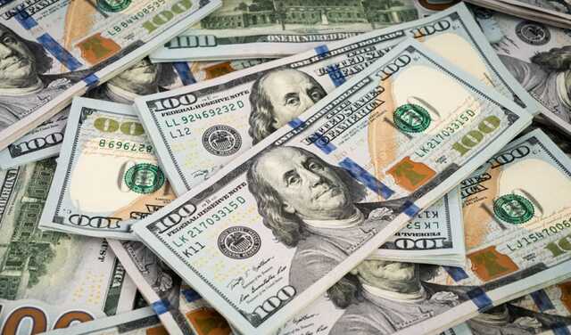 Курс доллара продолжил снижение на межбанке после достижения многолетних максимумов
