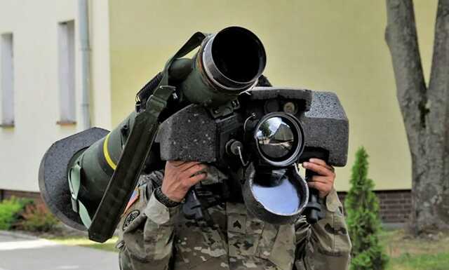 «Будем учить добровольцев стрелять из Stinger и Javelin»: Рада приняла закон