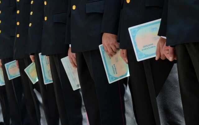 В Украине хотят наказывать за продажу курсовых и дипломов