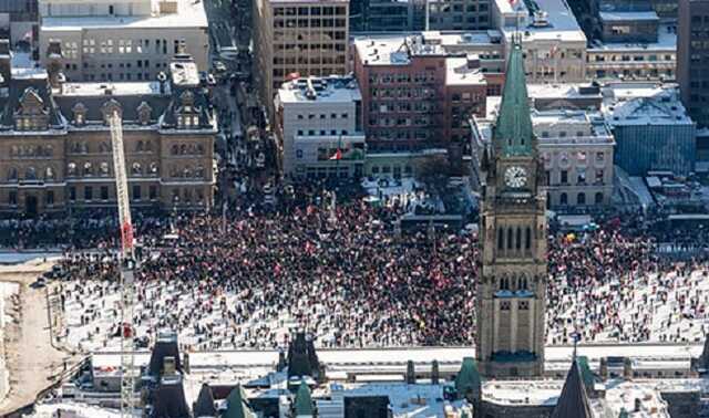 Премьер-министр Канады Трюдо из-за протестов в Оттаве вместе с семьей покинул столичную резиденцию