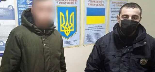 В Мариуполе тиктокер бросал с балкона топор ради лайков и просмотров