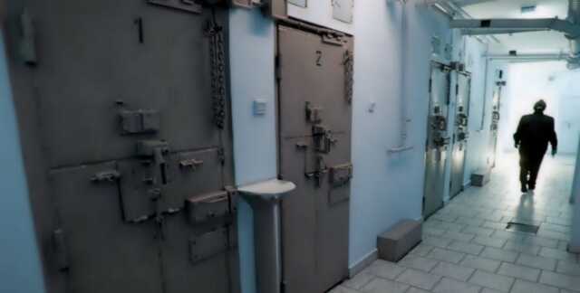 Работника Запорожского СИЗО осудили на 6 лет за наркоторговлю