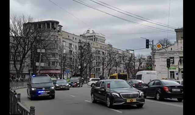  Mersedes Maybach   Volkswagen:     