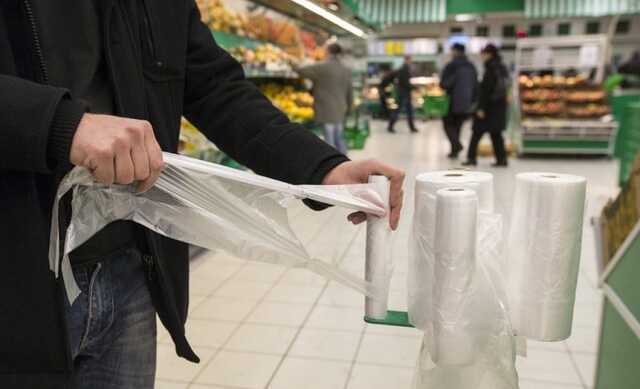 Под запретом. Пакеты "маечки" исчезнут из магазинов