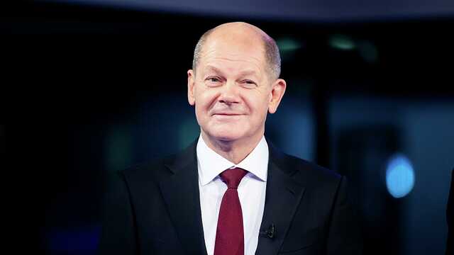 Канцлер Германии ответил на критику за отказ Украине в оружии