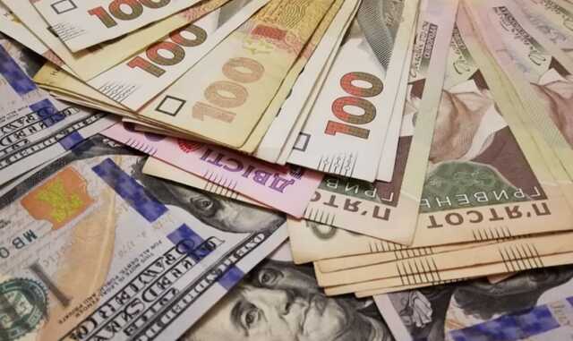 В первый день недели гривна укрепилась на межбанке сразу на 16 копеек