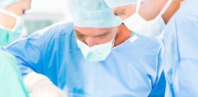 Проглотила опасную игрушку: львовские врачи спасли 2-летнюю девочку