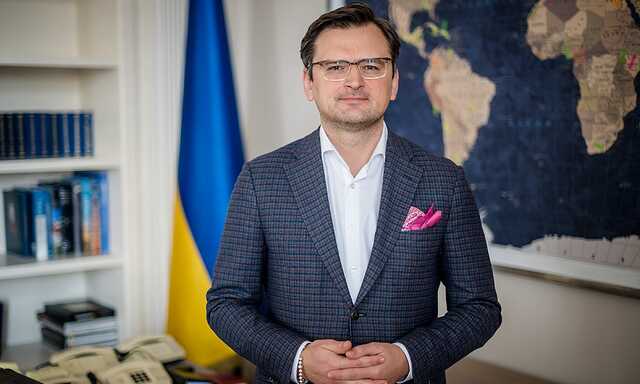 Украина занимает сильную позицию в переговорах по конфликту с Россией, - Кулеба