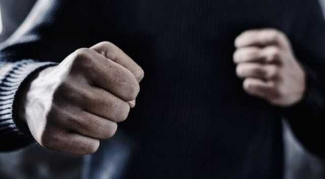 У Франківську водій побив пішохода, який потрапив йому під колеса