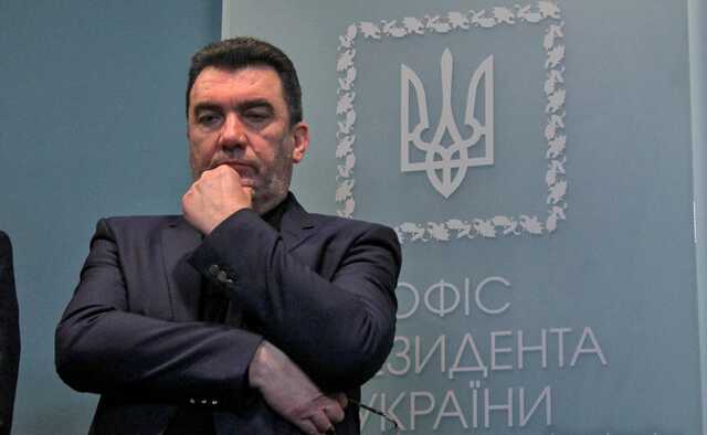 Донбасс и Крым не будут возвращать военным путем, - Данилов